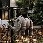 Barneys Ny Silver Residence With Pool