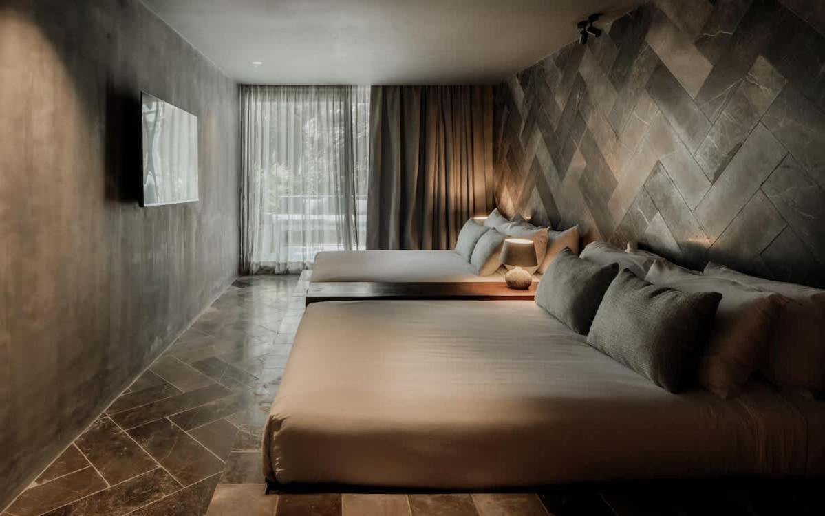 Barneys Ny Silver With Pool * Tulum